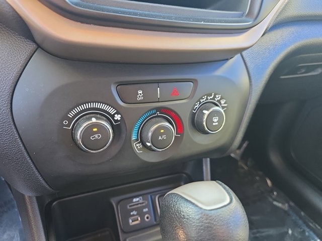 2017 Jeep Cherokee Sport