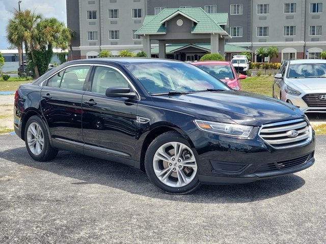 2019 Ford Taurus SE FWD's photo