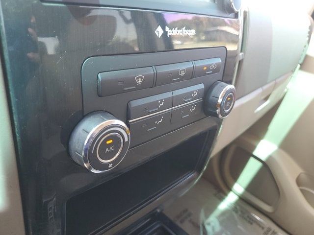 2015 Nissan Titan SV