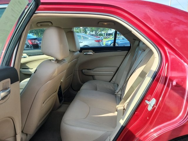 2014 Chrysler 300 4dr Sdn RWD