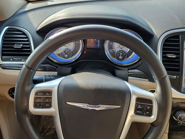 2014 Chrysler 300 4dr Sdn RWD