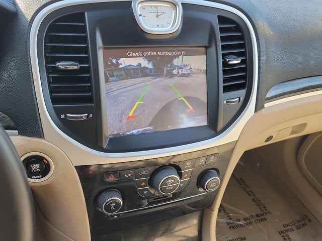 2014 Chrysler 300 4dr Sdn RWD