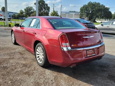 2014 Chrysler 300 4dr Sdn RWD