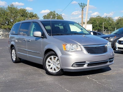 2016 Chrysler Town & Country Touring