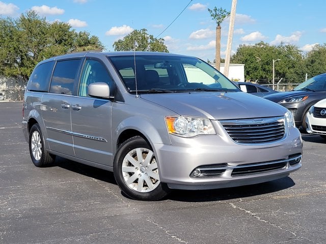 2016 Chrysler Town & Country Touring