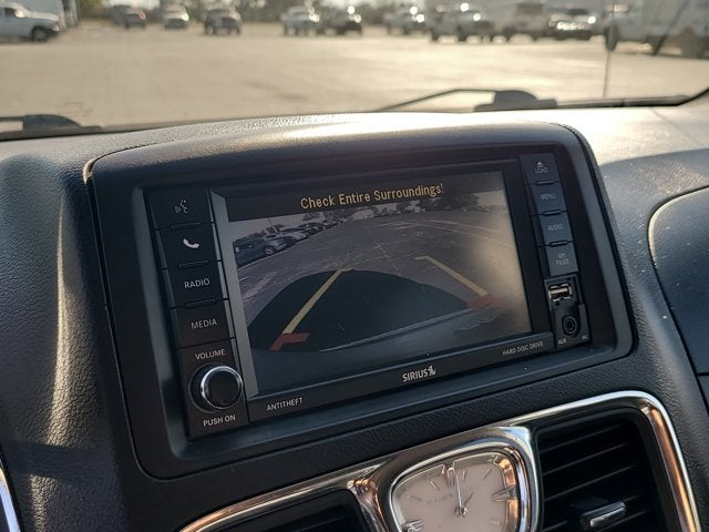 2016 Chrysler Town & Country Touring