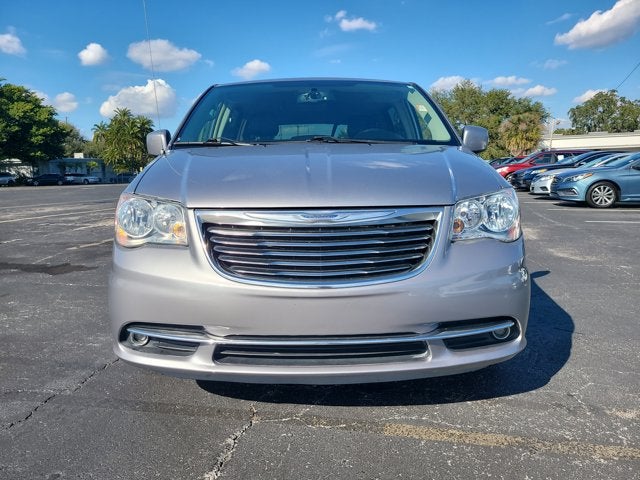 2016 Chrysler Town & Country Touring