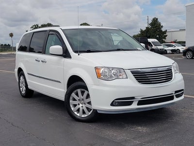 2016 Chrysler Town & Country Touring