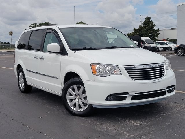 2016 Chrysler Town & Country Touring