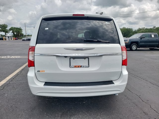 2016 Chrysler Town & Country Touring