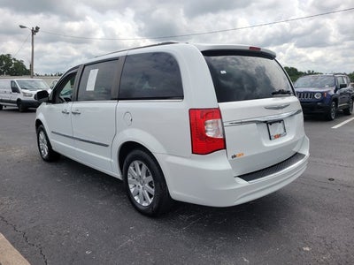 2016 Chrysler Town & Country Touring