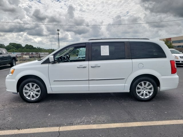 2016 Chrysler Town & Country Touring