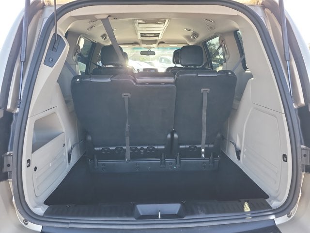 2016 Chrysler Town & Country Touring