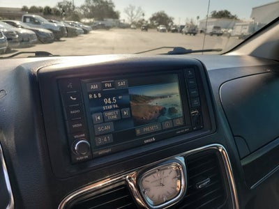 2016 Chrysler Town & Country Touring