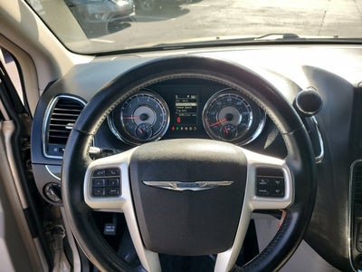 2016 Chrysler Town & Country Touring