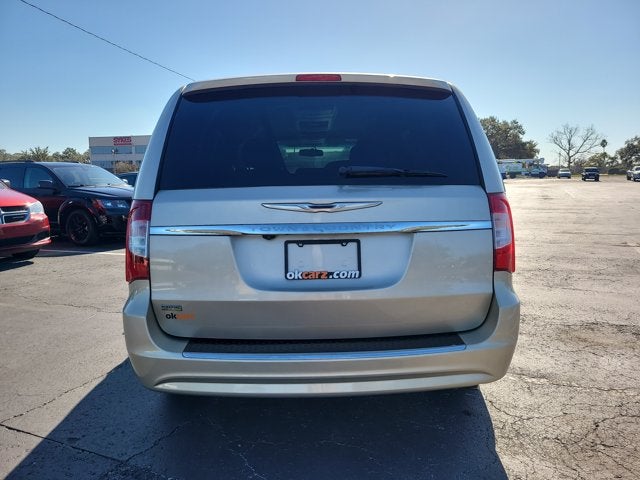 2016 Chrysler Town & Country Touring