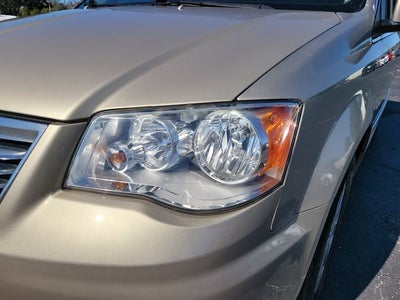 2016 Chrysler Town & Country Touring