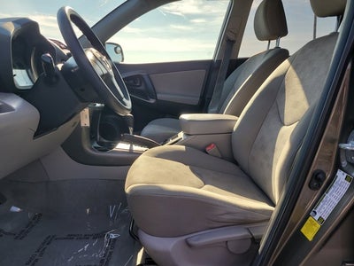 2011 Toyota RAV4 FWD 4dr 4-cyl 4-Spd AT (Natl)