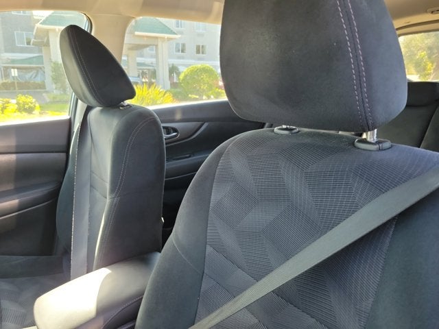 2016 Nissan Rogue Base