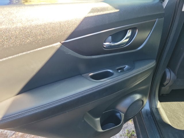 2016 Nissan Rogue Base