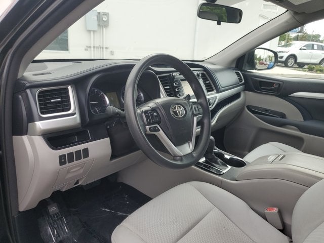 2014 Toyota Highlander LE