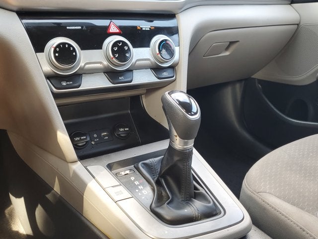 2019 Hyundai Elantra SE